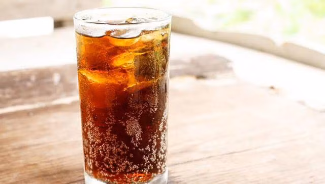 Thực sự uống quá nhiều nước ngọt trong một thời gian dài không có lợi cho sức khỏe.