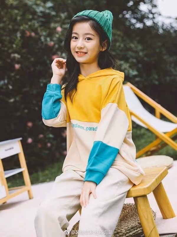 Bùi Giai Hân có gu ăn mặc khá ấn tượng và nổi bật.