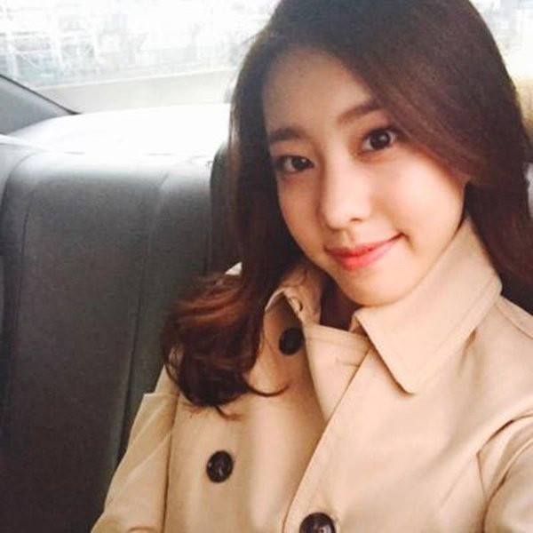 Chân dung nữ phát thanh viên kém 17 tuổi tán đổ "trai ế kim cương" So Ji Sub ảnh 1