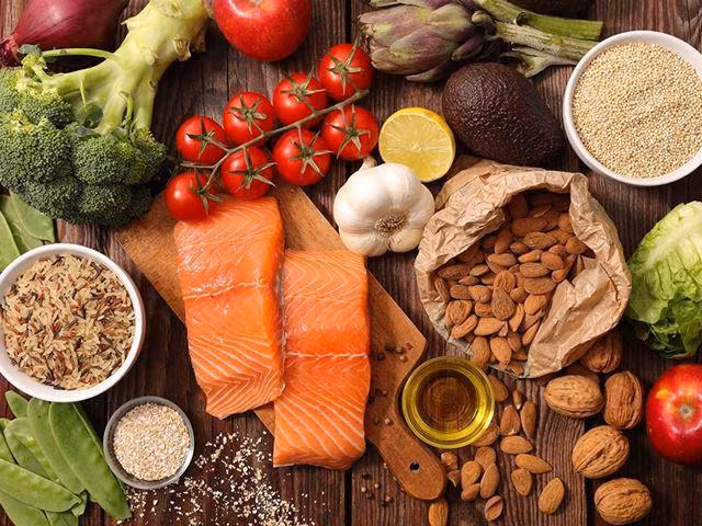 Ngũ cốc nguyên hạt sẽ là nguồn cung cấp protein, sắt và vitamin B vô cùng hoàn hảo. (Ảnh minh họa).