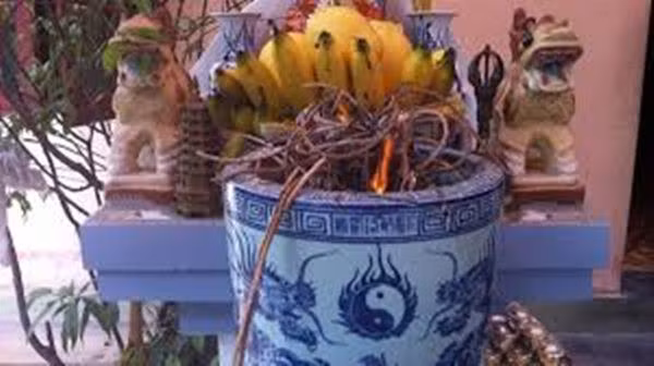 Bát hương có 3 dấu hiệu này phải thay ngay chớ giữ lại kẻo mất lộc - 5