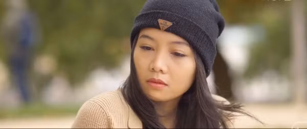 Mới đây, Linh Phương đã tái xuất màn ảnh Việt với vai trò là diễn viên khách mời trong bộ phim Tình yêu và tham vọng. Cô nàng làm người ta một lần nữa phải xuýt xoa bởi diện mạo quá đỗi xinh đẹp.