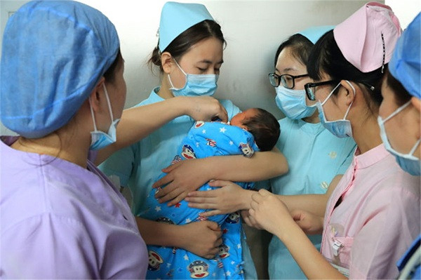 Không tránh thai, người phụ nữ có thể sinh bao nhiêu con trong đời? ảnh 3