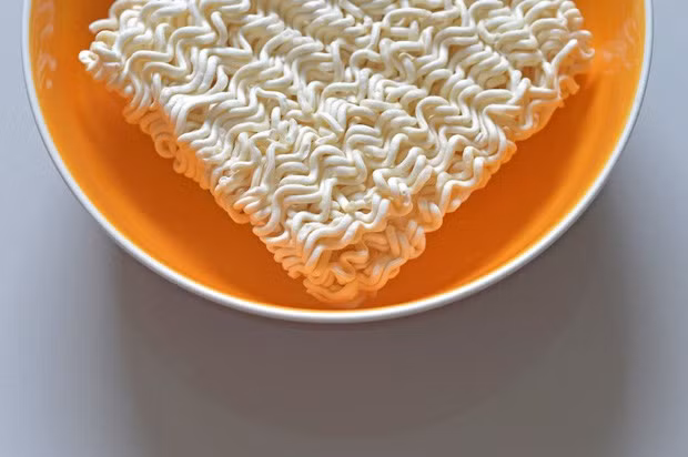 Tiếp viên hàng không sẽ không bao giờ ăn những món này trên máy bay, đây là lý do - 4