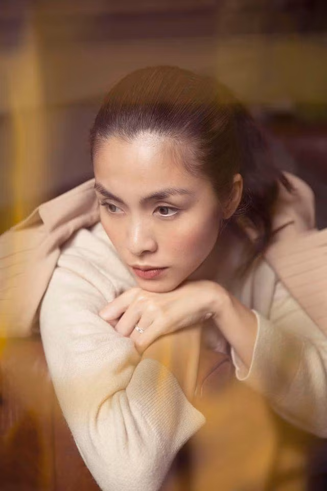 Hà Tăng nấu ăn ngày càng lên tay.