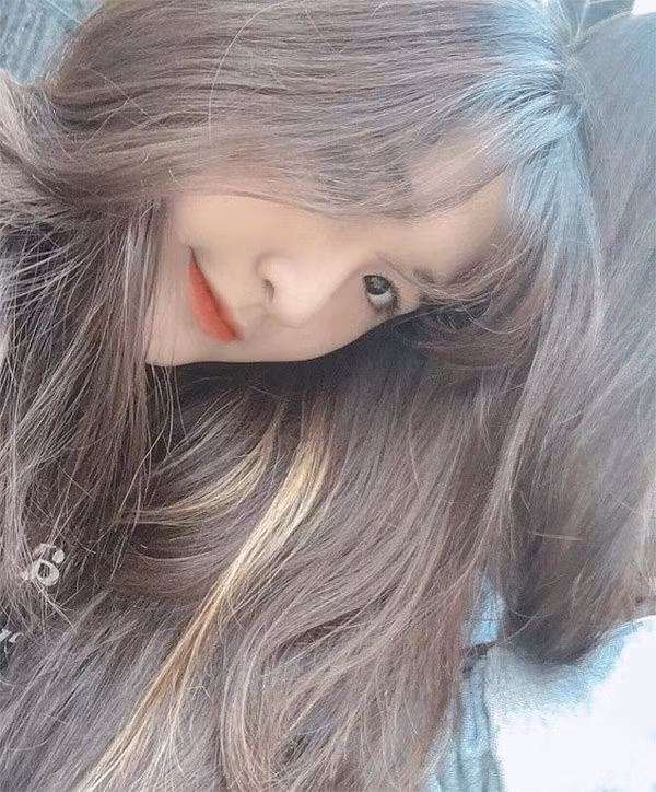 15 Kiểu nhuộm tóc màu khói đẹp thịnh hành giúp nâng tông da hiệu quả - 13