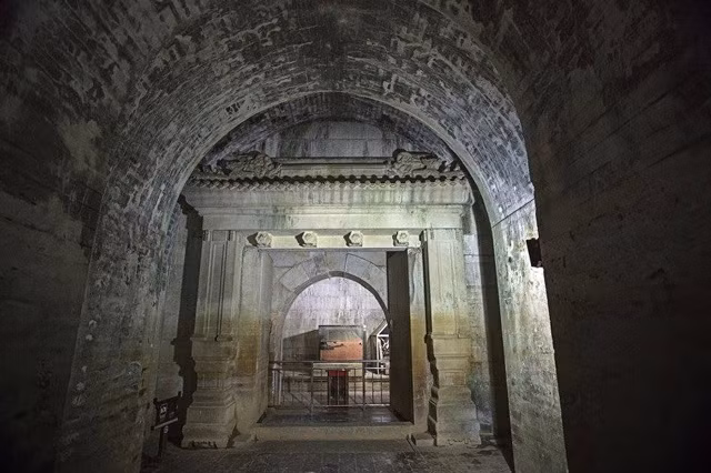 Cạnh mộ quý phi của Càn Long có hài cốt một phụ nữ, ai cũng sốc khi biết danh tính - 7