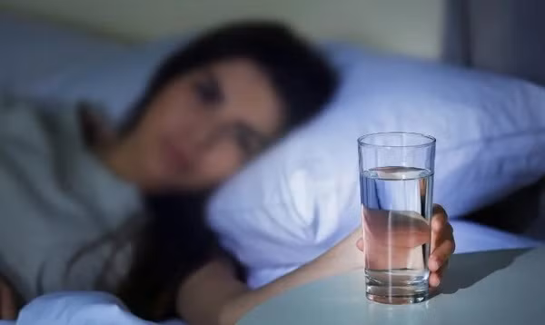 2 vật để cạnh giường khi ngủ quý hơn thuốc bổ, 4 vật cạnh giường ngang với thuốc độc - 6