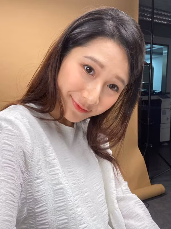 Mặc dù không được đánh giá cao về nhan sắc xong cuộc sống xa xỉ với đầy đồ hiệu trên người của Joycelyn Choi lại làm nhiều người kinh ngạc.