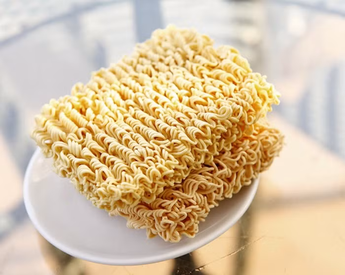 Bạn đã biết vì sao sợi mì tôm lại lượn sóng? ảnh 2