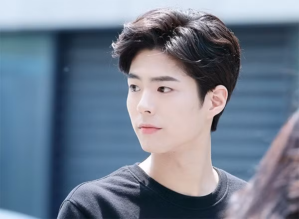 Những kiểu tóc 7/3 cho nam đẹp trẻ trung được yêu thích nhất hiện nay - 9