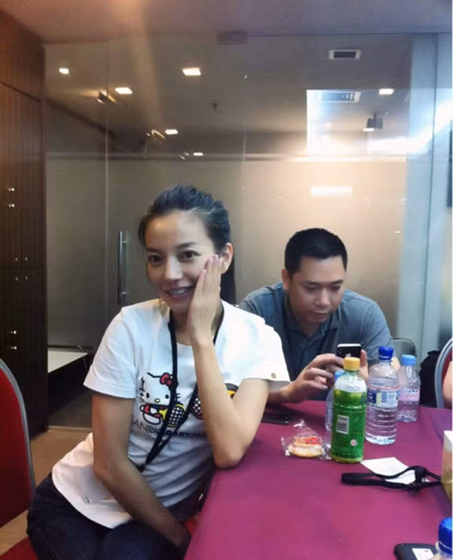 Báo Trung: Triệu Vy và chồng ly thân, có amp;#34;thỏa thuận miệngamp;#34;, con gái do Huỳnh Hữu Long nuôi - 6