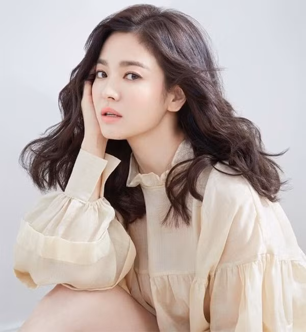 20 Kiểu tóc dài đẹp trẻ trung năng động cho nữ được yêu thích nhất hiện nay - 9