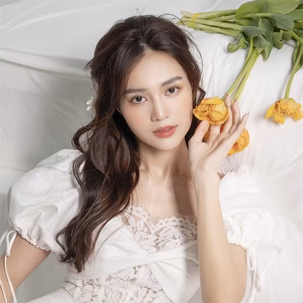 20 Kiểu tóc dài đẹp trẻ trung năng động cho nữ được yêu thích nhất hiện nay - 19