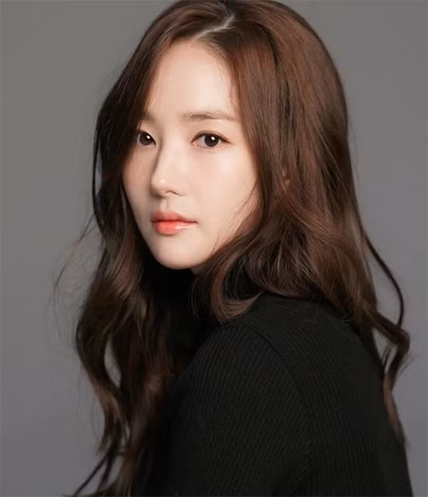 20 Kiểu tóc dài đẹp trẻ trung năng động cho nữ được yêu thích nhất hiện nay - 17