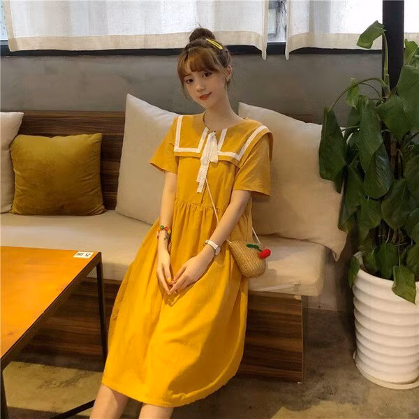 Chị em có thể tùy ý chọn những chiếc váy có gam màu sáng để rực rỡ hơn trong nắng hè.