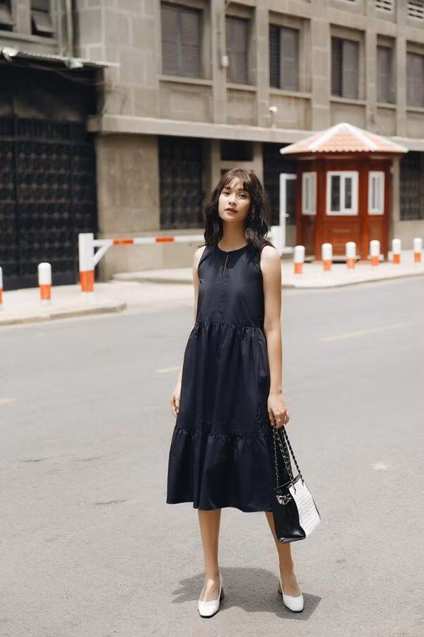 Chị em có thể tự tin diện kiểu váy những lúc đi chơi với gia đình, bạn bè.