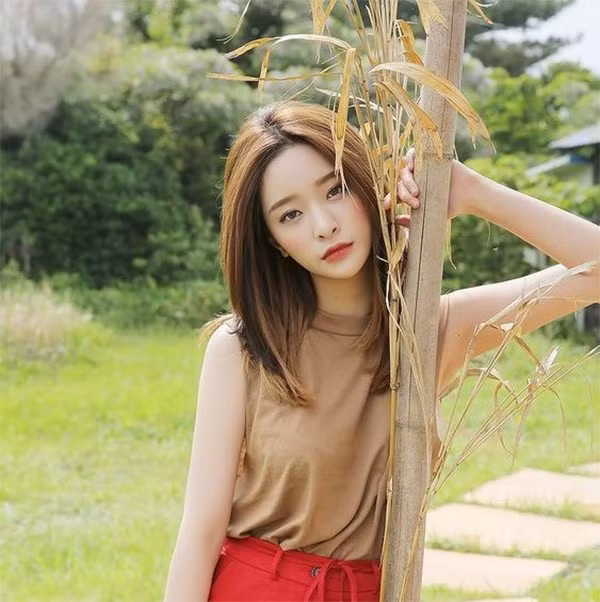 Những kiểu tóc uốn cúp đuôi đẹp trẻ trung được yêu thích nhất hiện nay - 6