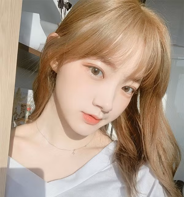 Những màu tóc nâu vàng đẹp được yêu thích nhất hiện nay - 6