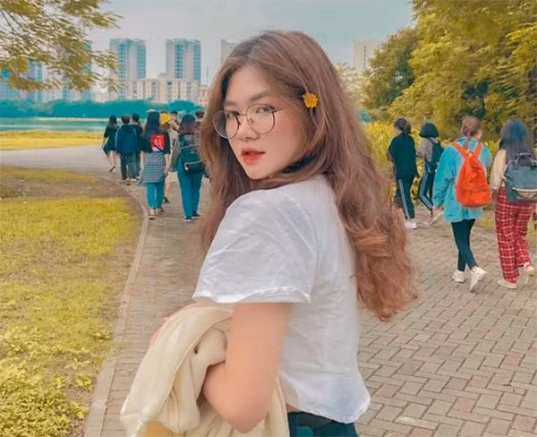 Những màu tóc nâu vàng đẹp được yêu thích nhất hiện nay - 1