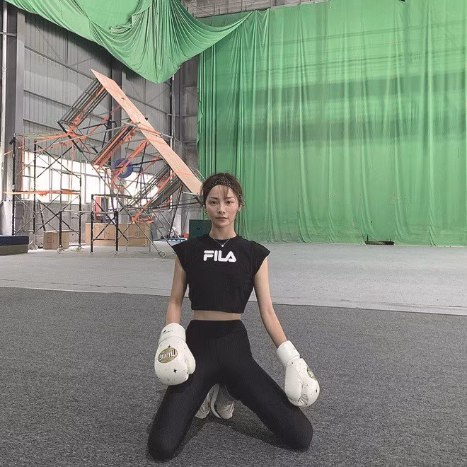 Danh tính cô gái đóng thế cho Lưu Diệc Phi, đánh bại nhan sắc của amp;#34;thần tiên tỷ tỷamp;#34; - 8