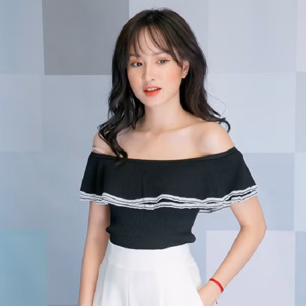 Đây chắc chắn là kiểu áo các nàng ngực lép nên kết thân trong mùa hè.