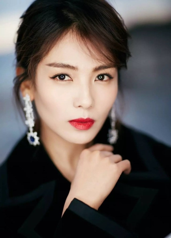 Lưu Đào hiếm hoi kể về quá khứ từng bỏ người chồng sắp cưới để lấy thiếu gia Vương Kha. Lưu Đào hiếm hoi kể về quá khứ từng bỏ người chồng sắp cưới để lấy thiếu gia Vương Kha.