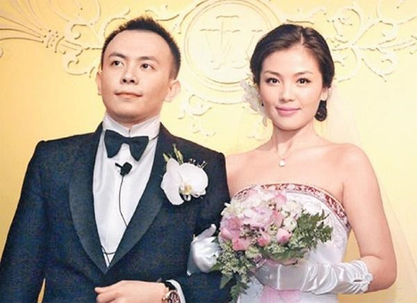 Lưu Đào bỏ Lý Vỹ Dân vì trúng tiếng sét ái tình với Vương Kha. Lưu Đào bỏ Lý Vỹ Dân vì trúng tiếng sét ái tình với Vương Kha.
