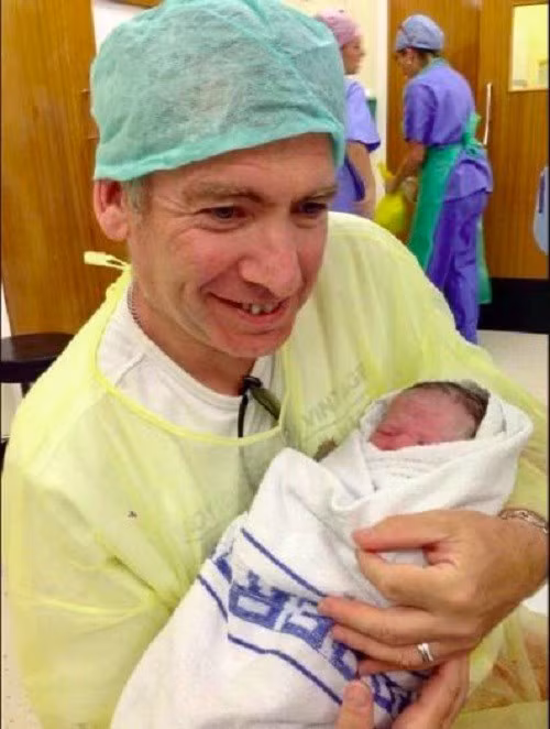 Mẹ bầu nhập viện vì bụng đau buốt, siêu âm nhìn thai nhi bác sĩ amp;#34;tái mặtamp;#34; - 4