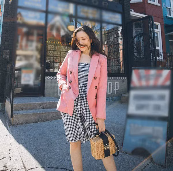 Chỉ việc diện những kiểu áo này, nàng công sở dù đã ngoài 30 tuổi sẽ nhìn vẫn như 20 - 13