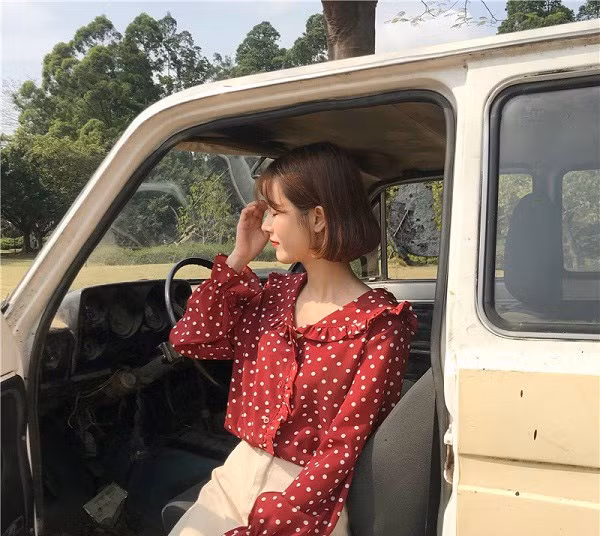 Chỉ việc diện những kiểu áo này, nàng công sở dù đã ngoài 30 tuổi sẽ nhìn vẫn như 20 - 7