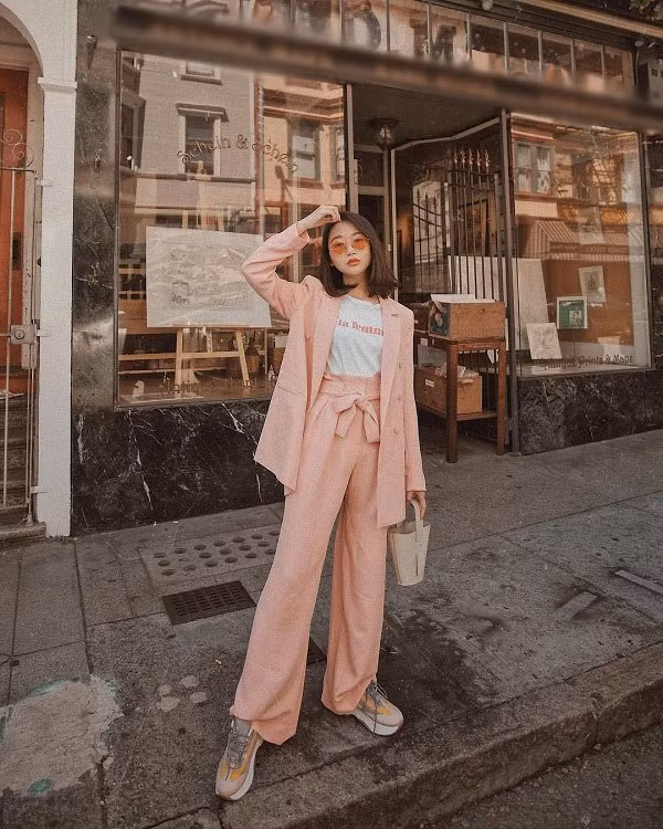 Chỉ việc diện những kiểu áo này, nàng công sở dù đã ngoài 30 tuổi sẽ nhìn vẫn như 20 - 10