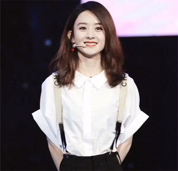 20 kiểu tóc ngang lưng đẹp trẻ trung nữ tính hot nhất hiện nay - 1