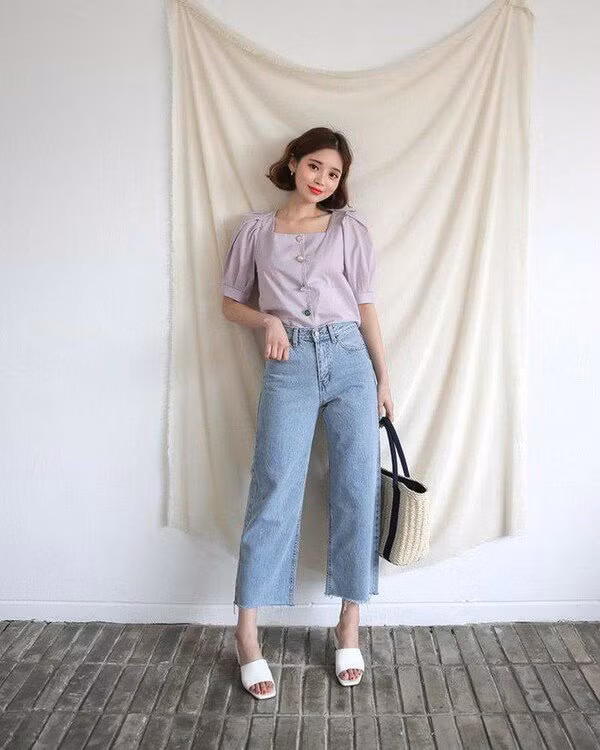 Các quý cô có thể mix áo blouse màu tím lavender với quần jeans.