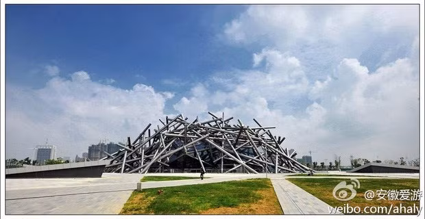 thanh pho so huu nhung toa nha ky quac nhat the gioi nhung lai bat ngo hut khach du lich - 8