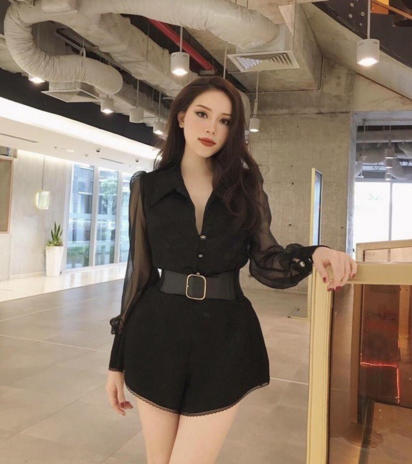 Cận cảnh những món hàng hiệu khủng của hot girl Hà thành Linh Rin ảnh 2