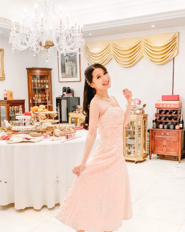 Con gái tỷ phú đi thi Hoa hậu, diện toàn hàng hiệu vẫn bị loại ngay amp;#34;vòng gửi xeamp;#34; - 6