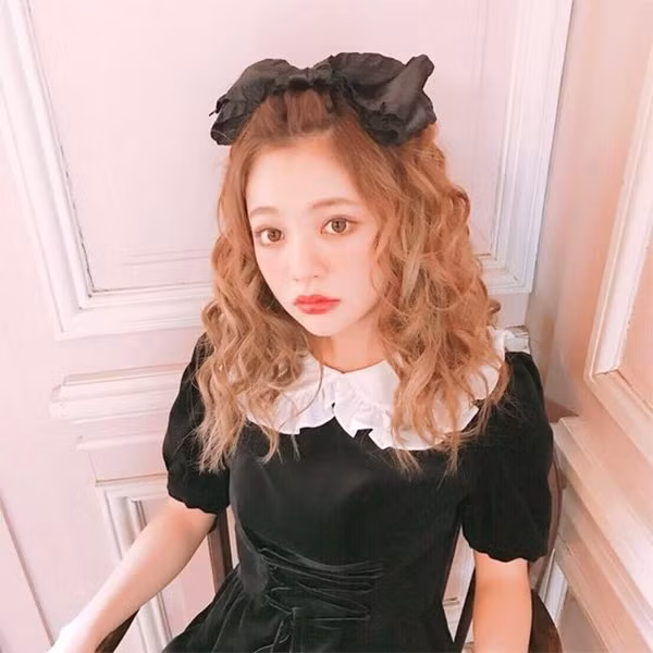 15 kiểu tóc xù đẹp cho nữ thêm dễ thương cá tính được yêu thích nhất - 12