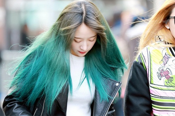Những màu tóc xanh rêu đẹp ấn tượng phù hợp với mọi gương mặt - 10