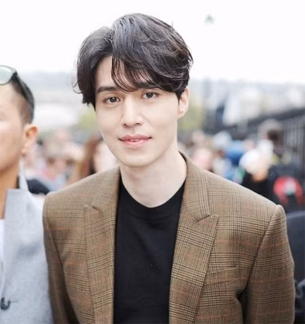 Những kiểu tóc nam dài đẹp chuẩn men và vô cùng phong cách - 15