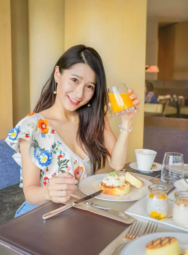 Con gái tỷ phú đi thi Hoa hậu, diện toàn hàng hiệu vẫn bị loại ngay "vòng gửi xe" ảnh 3 Con gái tỷ phú đi thi Hoa hậu, diện toàn hàng hiệu vẫn bị loại ngay "vòng gửi xe" ảnh 3