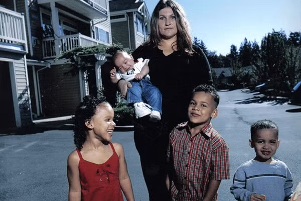 Lydia Fairchild đã sinh 3 người con nhưng chúng không cùng huyết thống với cô.