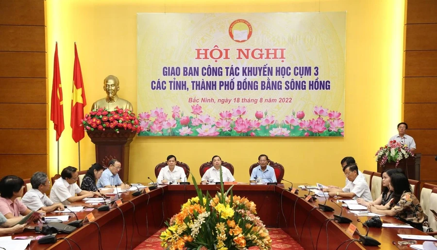 Quang cảnh Hội nghị giao ban.