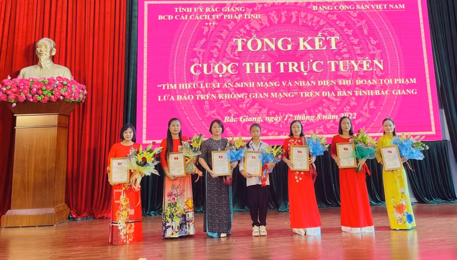 Giáo viên và học sinh của ngành Giáo dục Việt Yên nhận giải tại cuộc thi Giáo viên và học sinh của ngành Giáo dục Việt Yên nhận giải tại cuộc thi