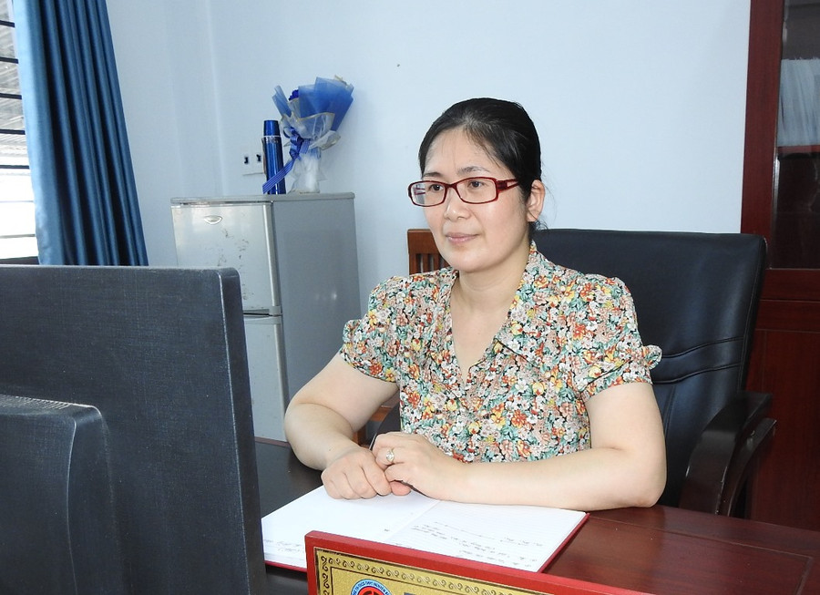 Cô Nguyễn Thị Khuyên, Hiệu trưởng Trường Trường TH - THCS - THPT Nguyễn Bỉnh Khiêm.