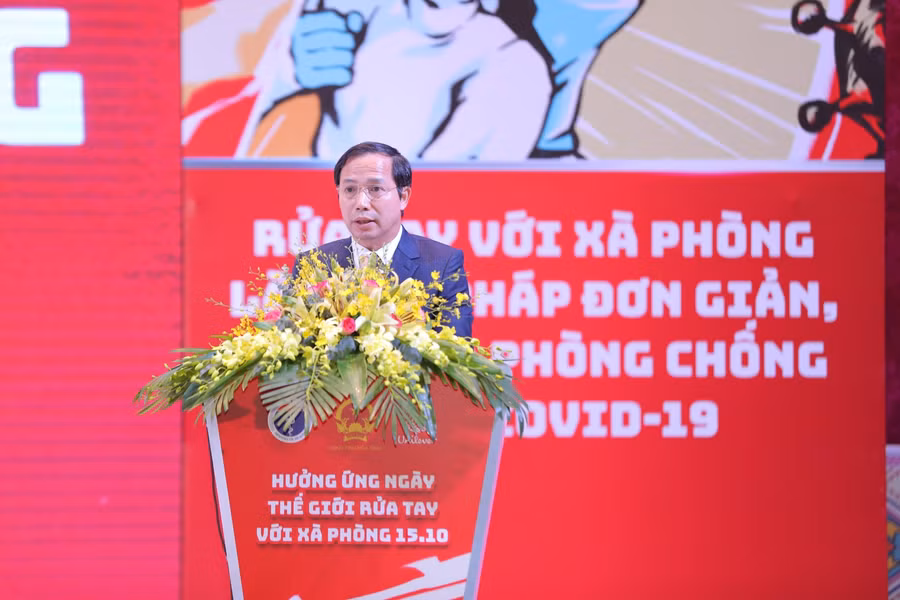 Ông Nguyễn Văn Toàn - Phó Chủ tịch UBND tỉnh Hòa Bình phát biểu tại buổi mít tinh