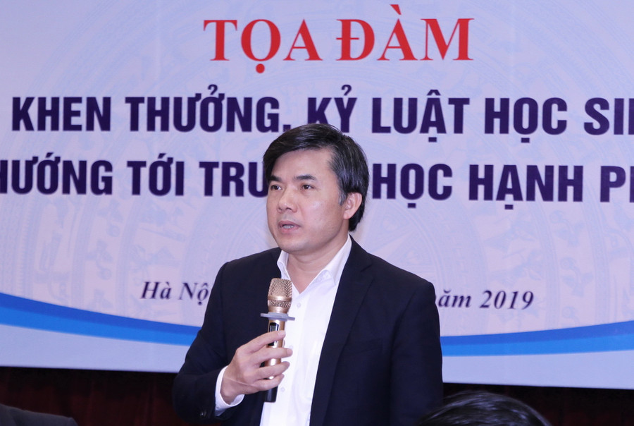 Ông Bùi Văn Linh phát biểu tại tọa đàm