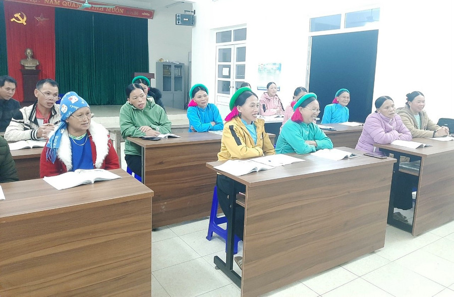 Các học viên gồm người Tày và Sán Chỉ. Các học viên gồm người Tày và Sán Chỉ.