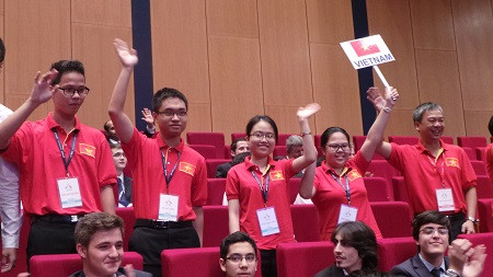 Các thành viên của đội tuyển Olympic Hóa học Việt Nam (từ trái sang): Hoài Nam, Việt Hưng, Ngân Giang và Mai Phương