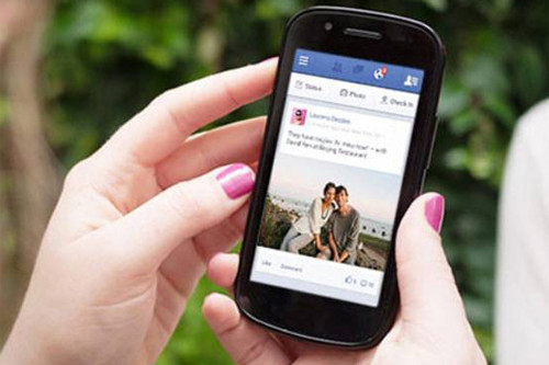 Facebook bị tố cố tình hoạt động chậm để thử lòng người dùng